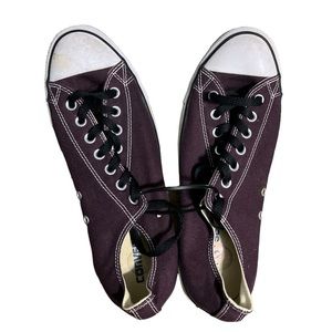 Size 10 Converse.  Gently worn.